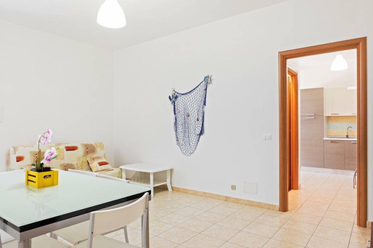 Focallo Seaside Holiday Flat Santa Maria Del Focallo Exterior foto